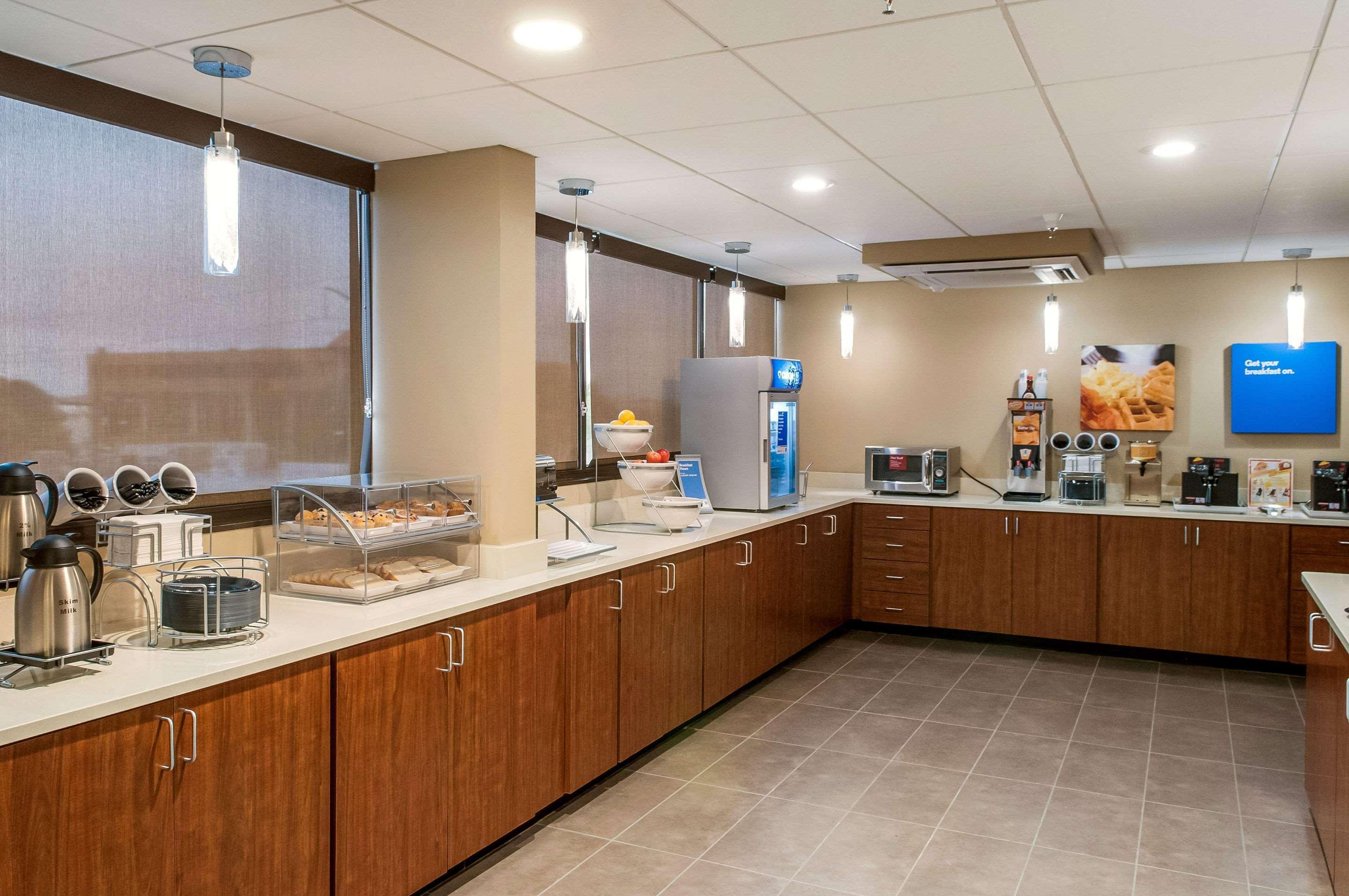 Comfort Inn & Suites At Copeland Tower Metairie Exteriör bild