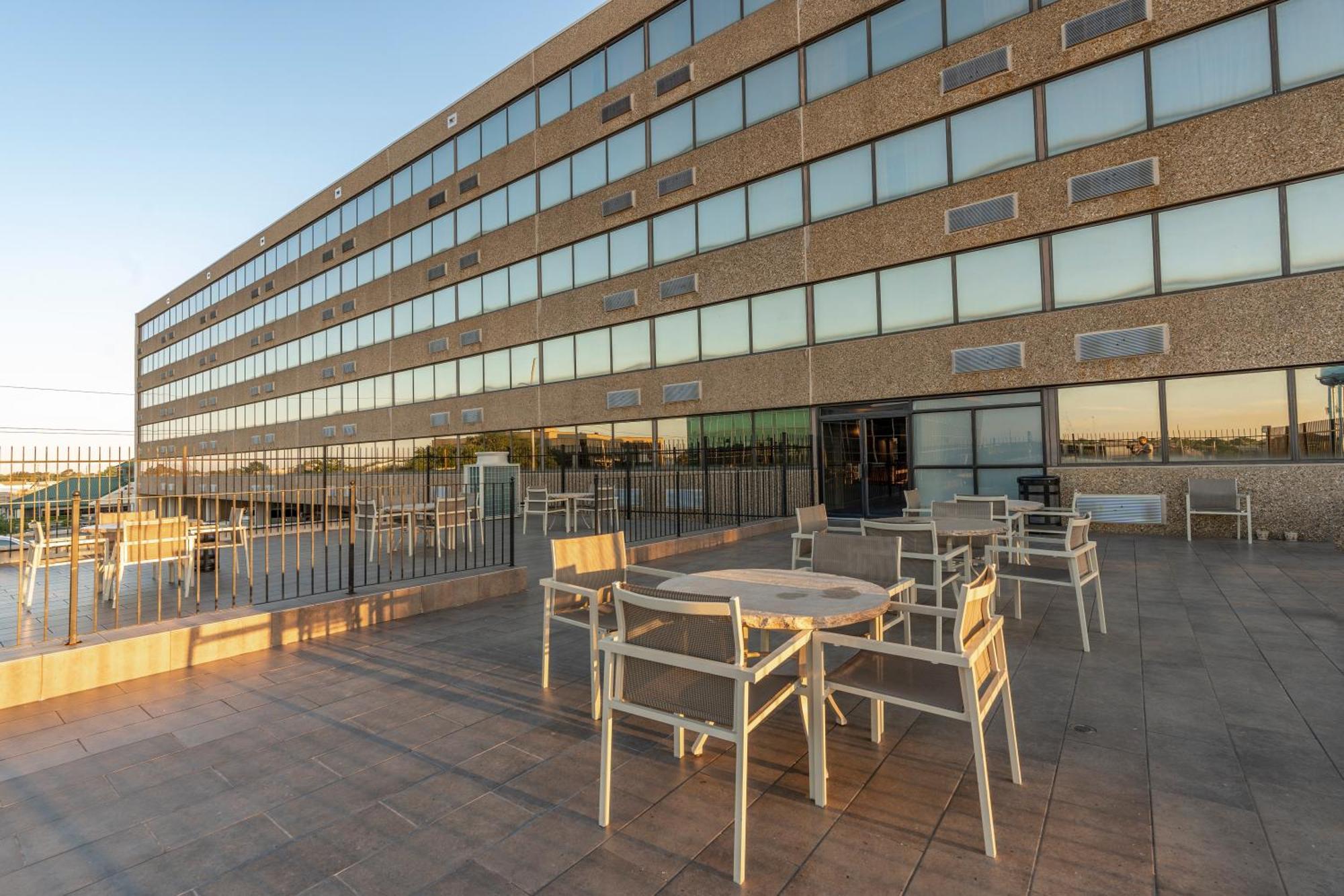 Comfort Inn & Suites At Copeland Tower Metairie Exteriör bild