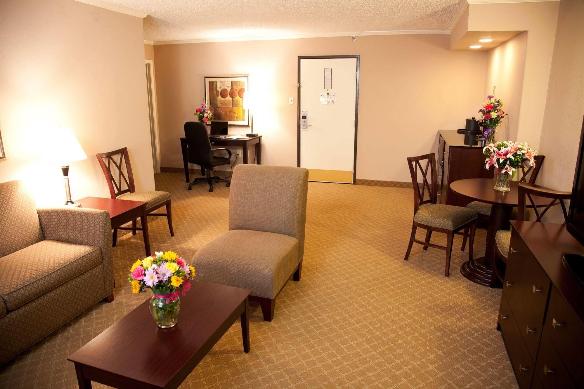 Comfort Inn & Suites At Copeland Tower Metairie Exteriör bild