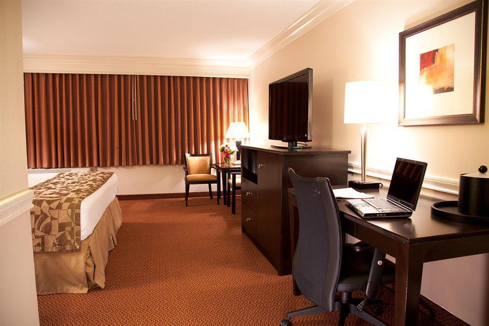 Comfort Inn & Suites At Copeland Tower Metairie Exteriör bild